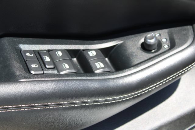 Used 2023 Jeep Grand Cherokee Altitude AWD/4WD image 10