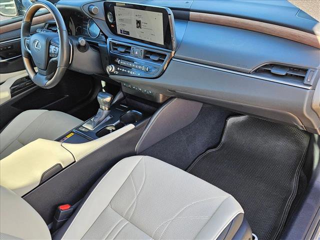 Used 2024 Lexus ES 350 w/ Luxury Package image 23