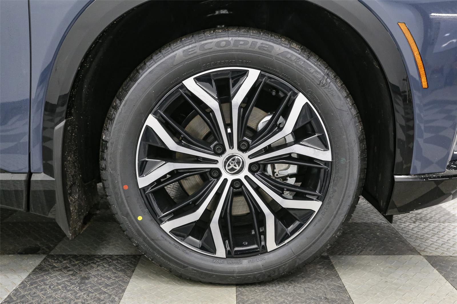 New 2025 Toyota Crown Signia image 12