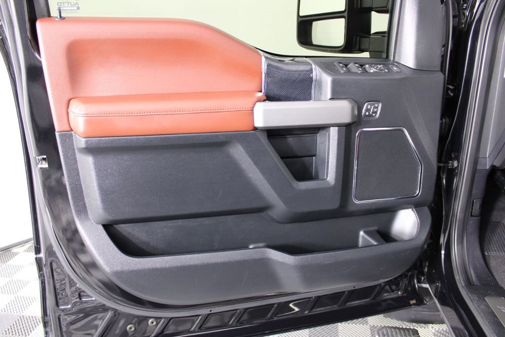 Used 2020 Ford F350 Platinum image 16