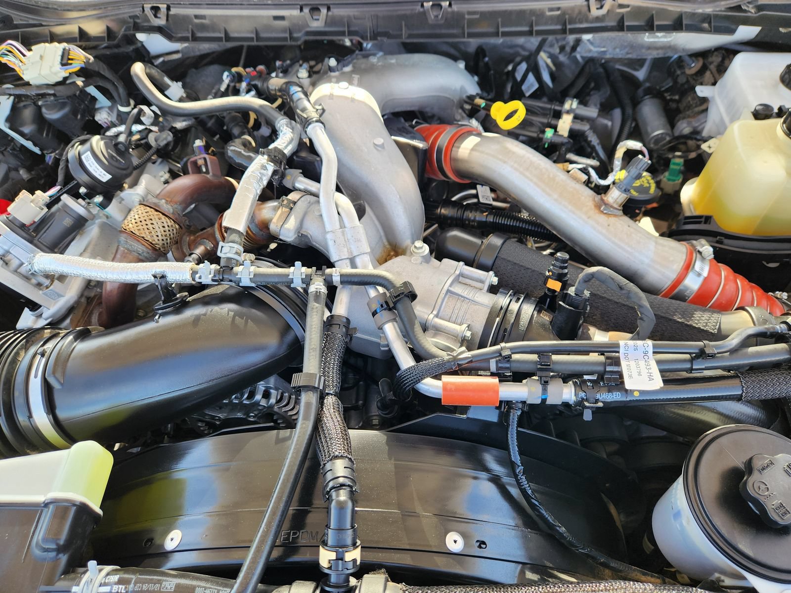 Certified 2025 Ford F350 Lariat w/ Lariat Ultimate Package AWD/4WD image 32