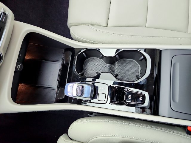 New 2026 Volvo XC40 B5 Ultra w/ Climate Package AWD/4WD image 26