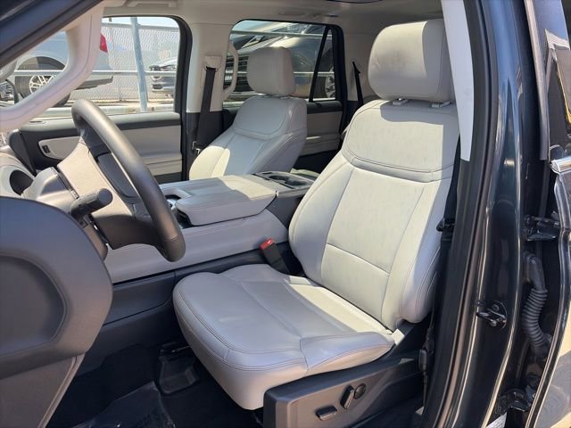 Used 2025 Ford Expedition Max Active RWD image 32