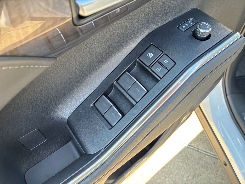 New 2026 Toyota Highlander Limited image 13