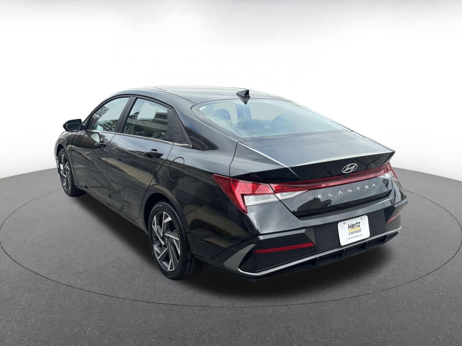 Used 2025 Hyundai Elantra SEL image 13