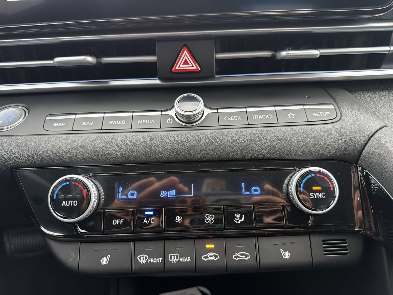 New 2026 Hyundai Elantra Limited FWD image 20