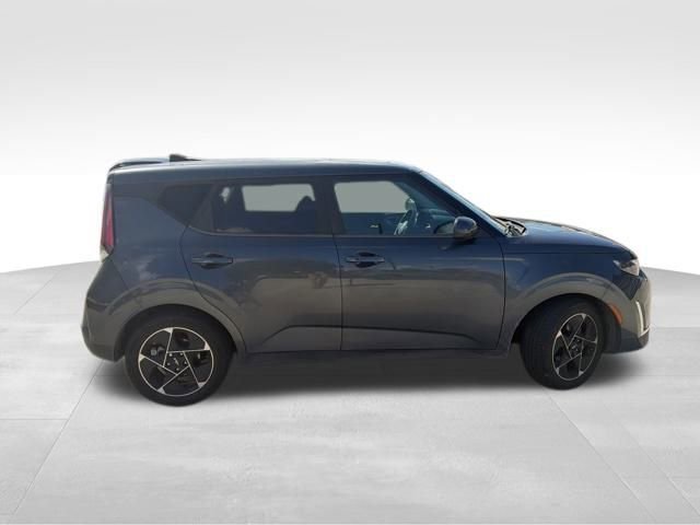 Used 2023 Kia Soul EX image 8