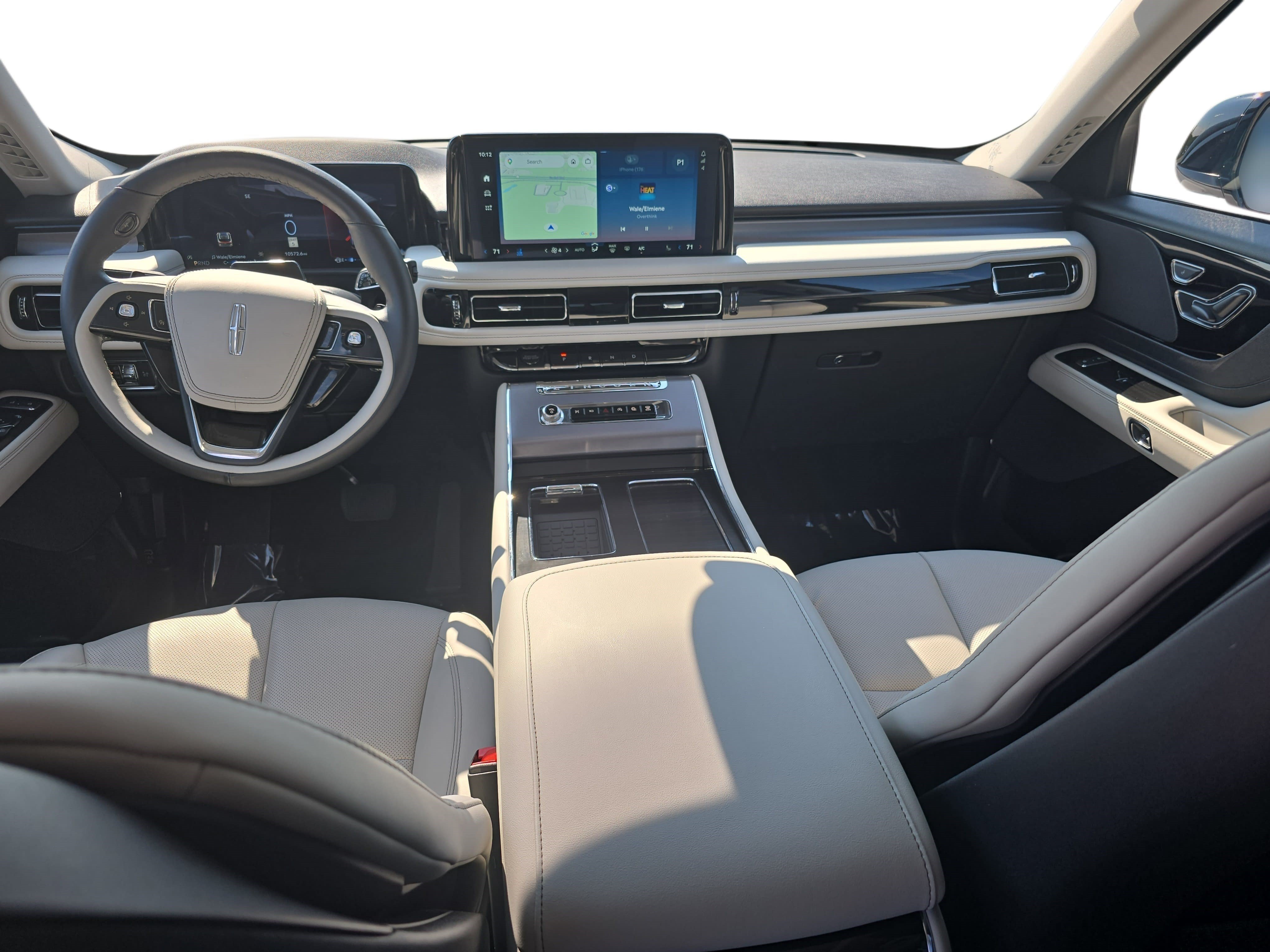 Used 2025 Lincoln Aviator 2WD image 9