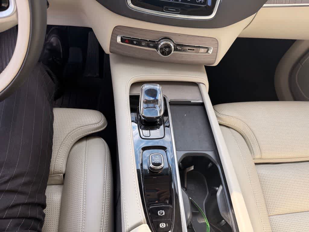 Used 2022 Volvo XC90 T8 Inscription w/ Advanced Package AWD/4WD image 12