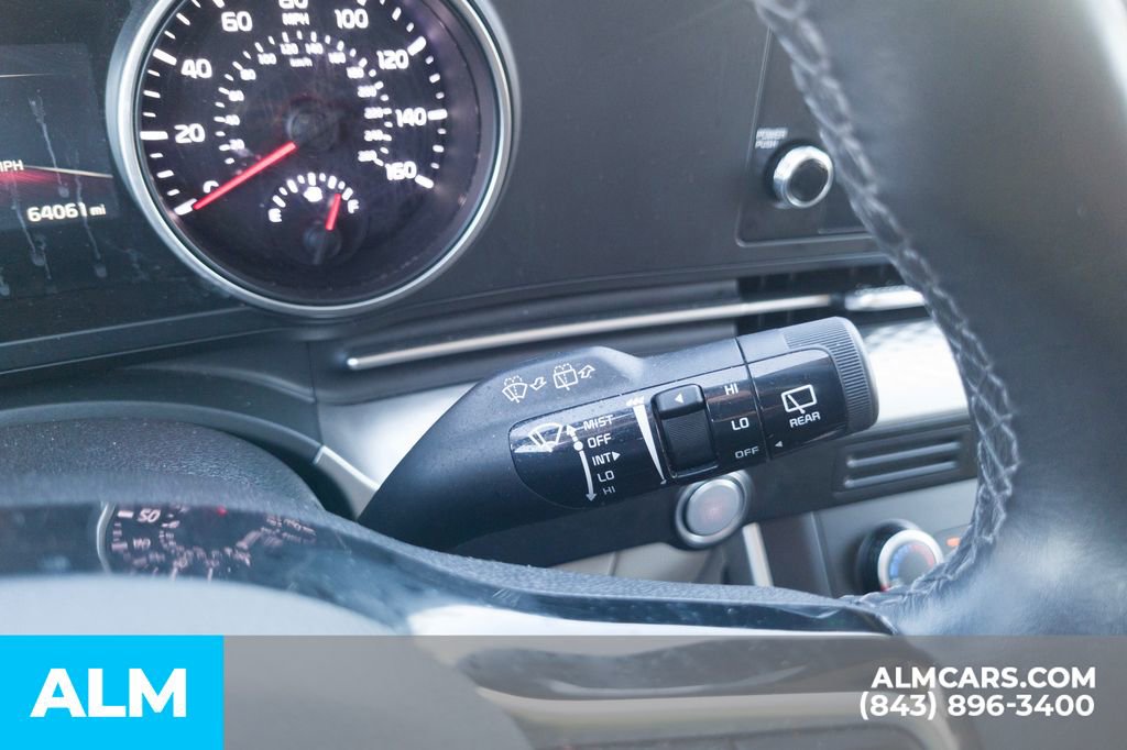 Used 2024 Kia Carnival LX image 31