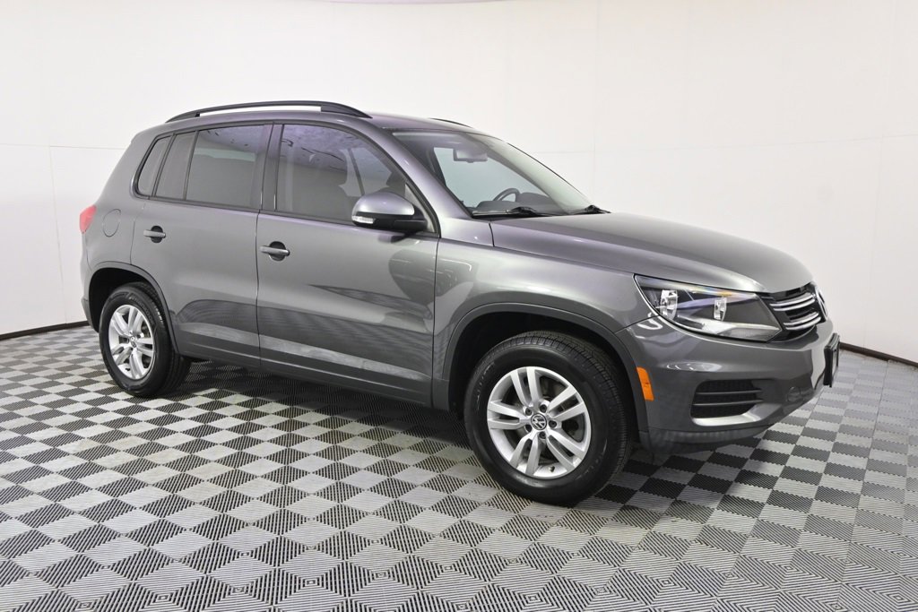Used 2016 Volkswagen Tiguan S image 8