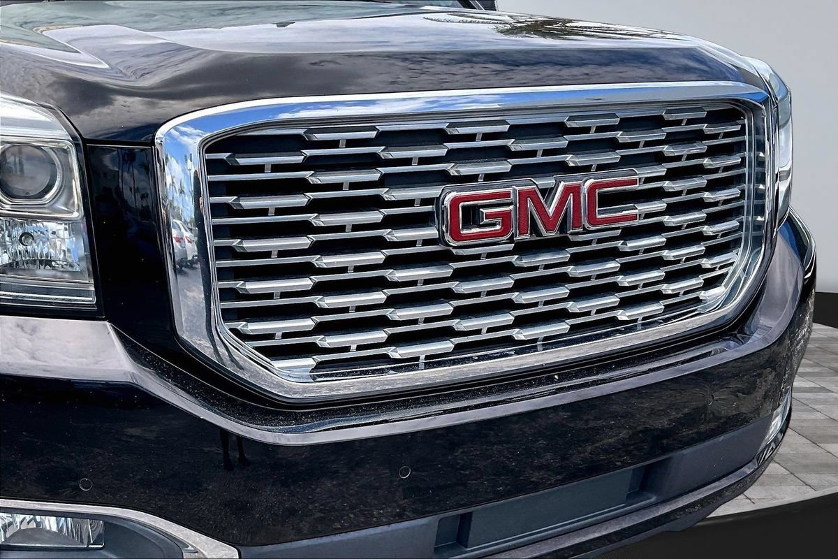Used 2018 GMC Yukon Denali AWD/4WD image 36