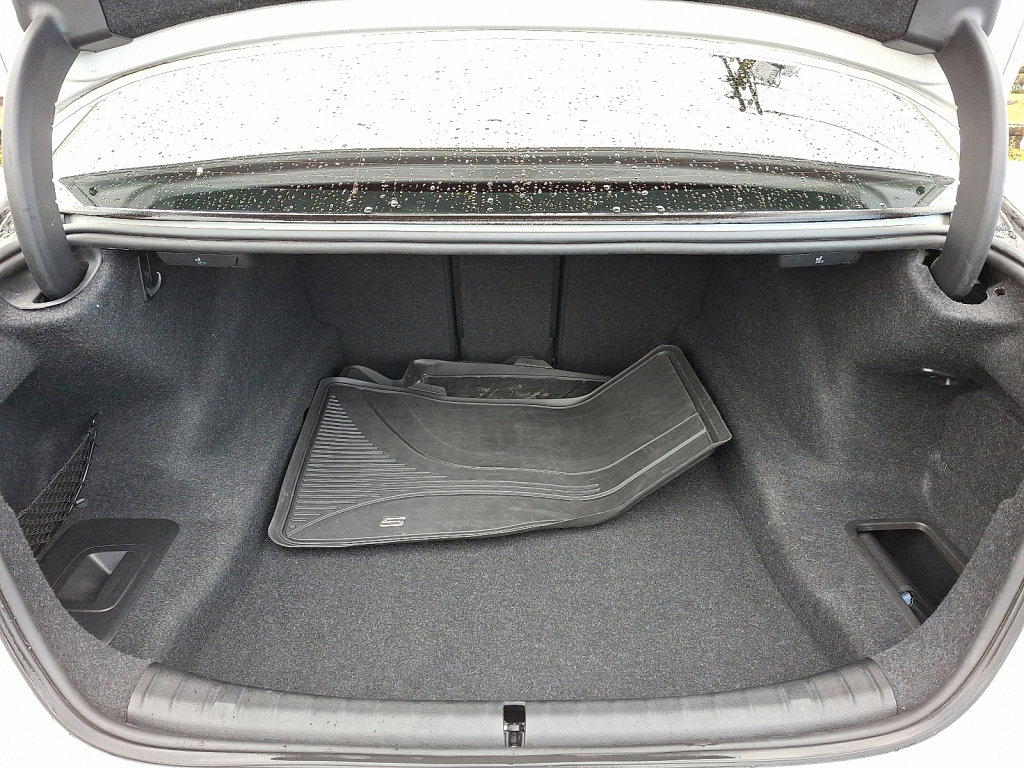 Used 2023 BMW 540i xDrive w/ Premium Package image 17