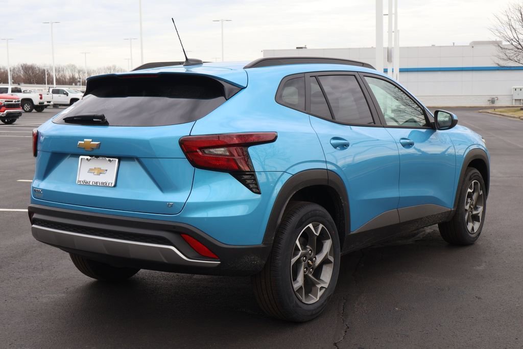 New 2026 Chevrolet Trax LT w/ Driver Confidence Package FWD image 8