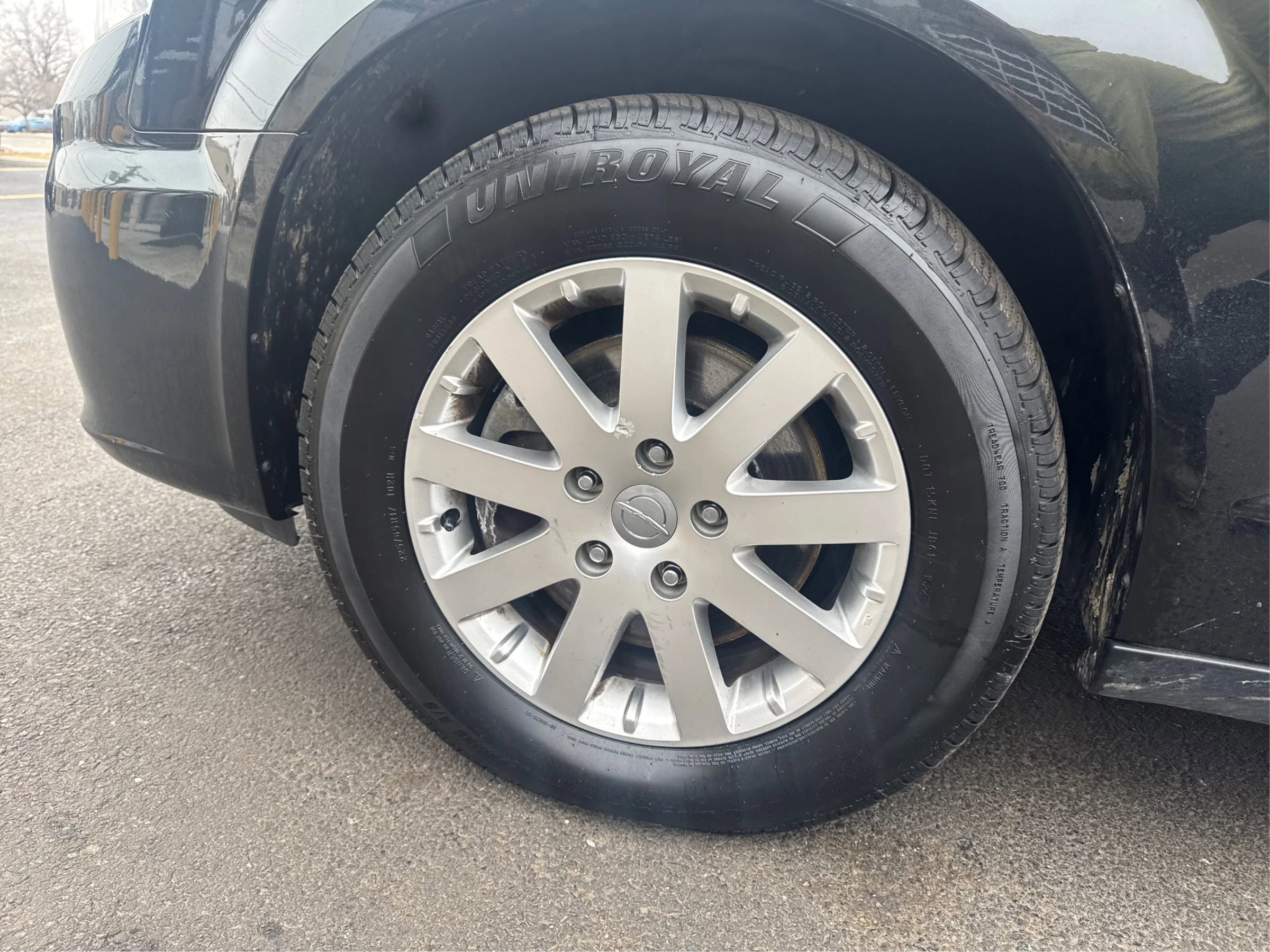 Used 2015 Chrysler Town & Country Touring w/ Driver Convenience Group image 24