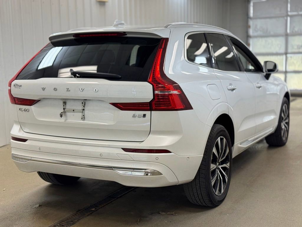 Used 2023 Volvo XC60 B5 Plus image 5