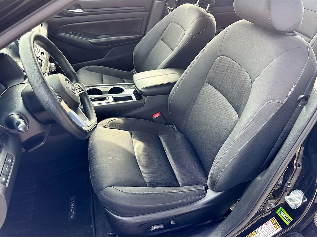 Used 2024 Nissan Altima 2.5 SV image 19