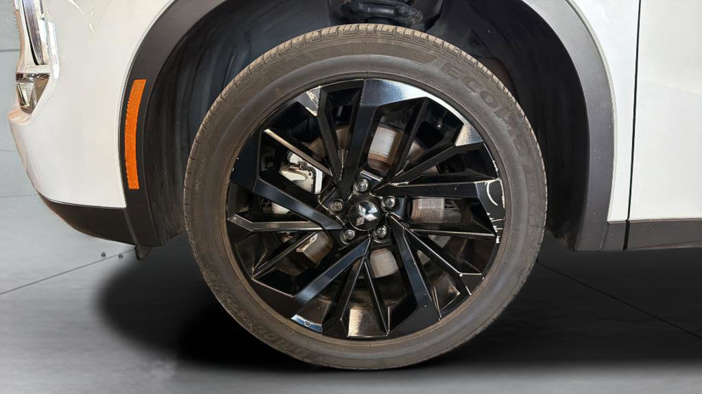 Used 2023 Mitsubishi Outlander SE Black Edition image 27