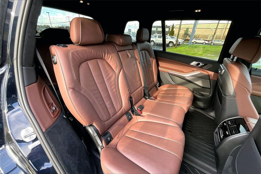 Used 2020 BMW X7 M50i image 21