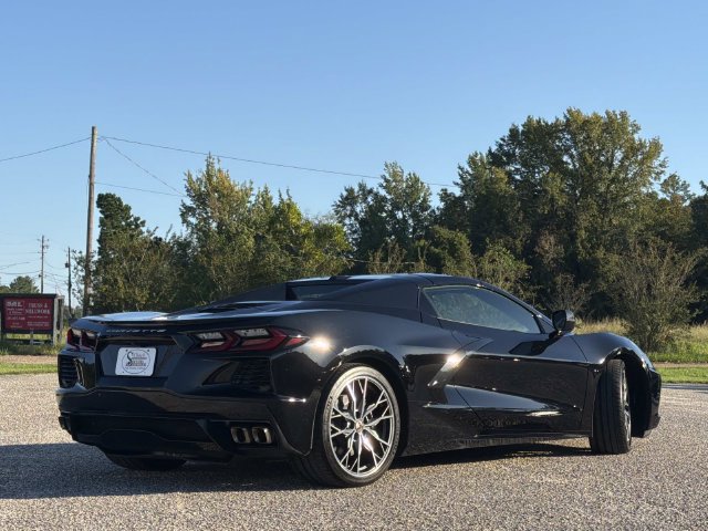 Used 2023 Chevrolet Corvette Stingray Preferred Conv w/ Chrome Exterior Badge Package RWD image 9