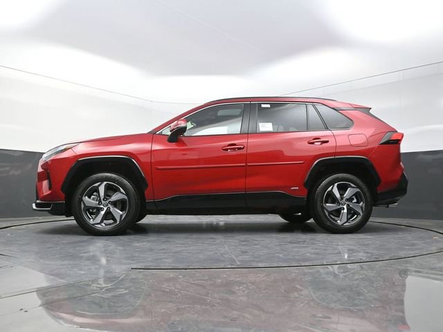 Used 2025 Toyota RAV4 SE w/ Weather & Moonroof Package image 27