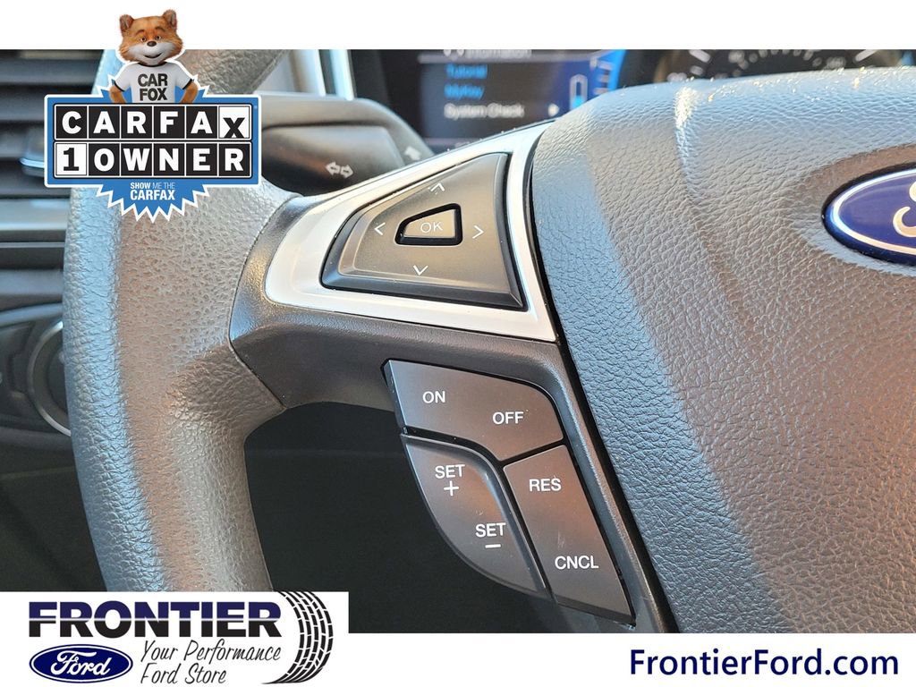 Used 2016 Ford Fusion SE image 16