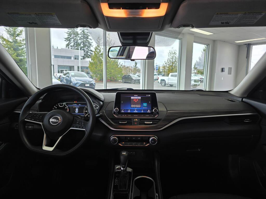 Used 2023 Nissan Altima 2.5 SV image 25