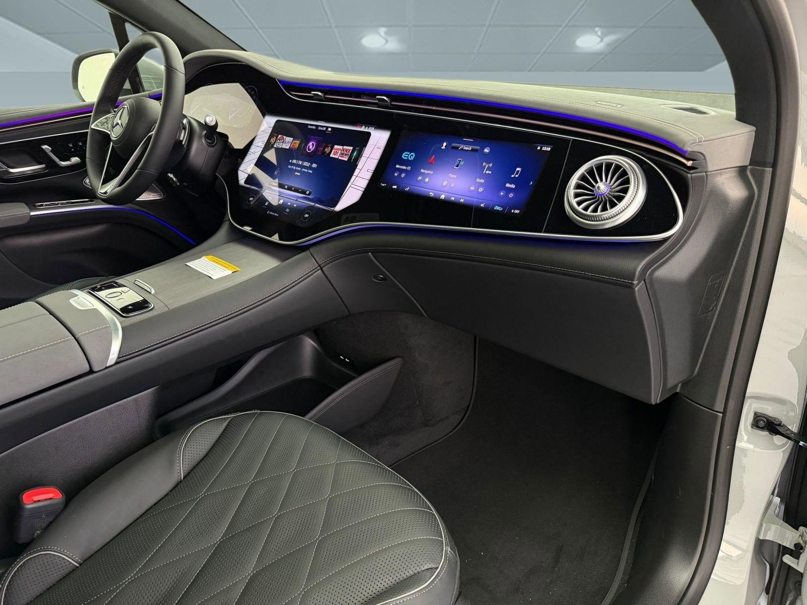 New 2026 Mercedes-Benz EQS 550 4MATIC SUV image 22