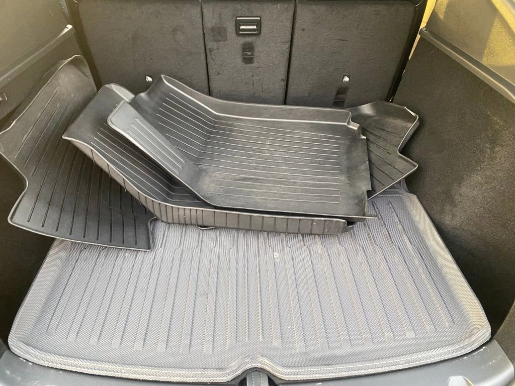 Used 2025 Tesla Model Y Long Range image 11