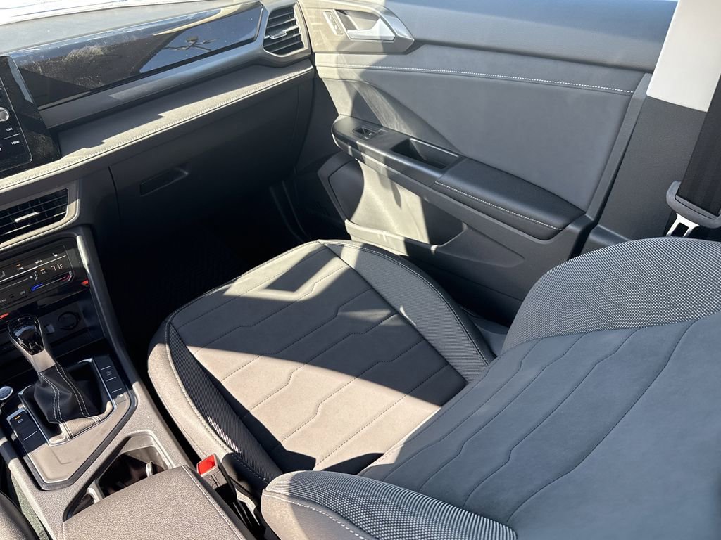 New 2026 Volkswagen Taos SE image 27