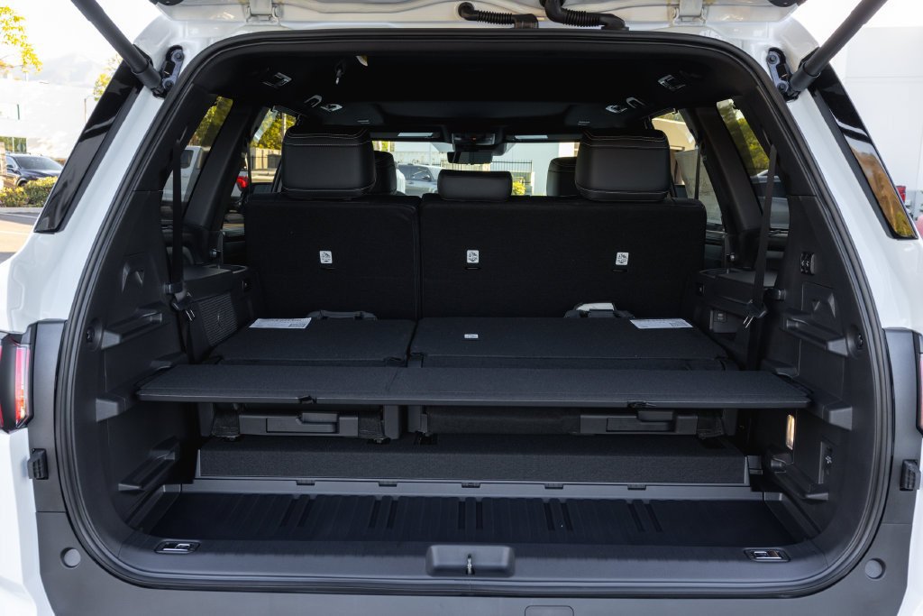 New 2026 Toyota Sequoia Limited w/ Tow Technology Package AWD/4WD image 8