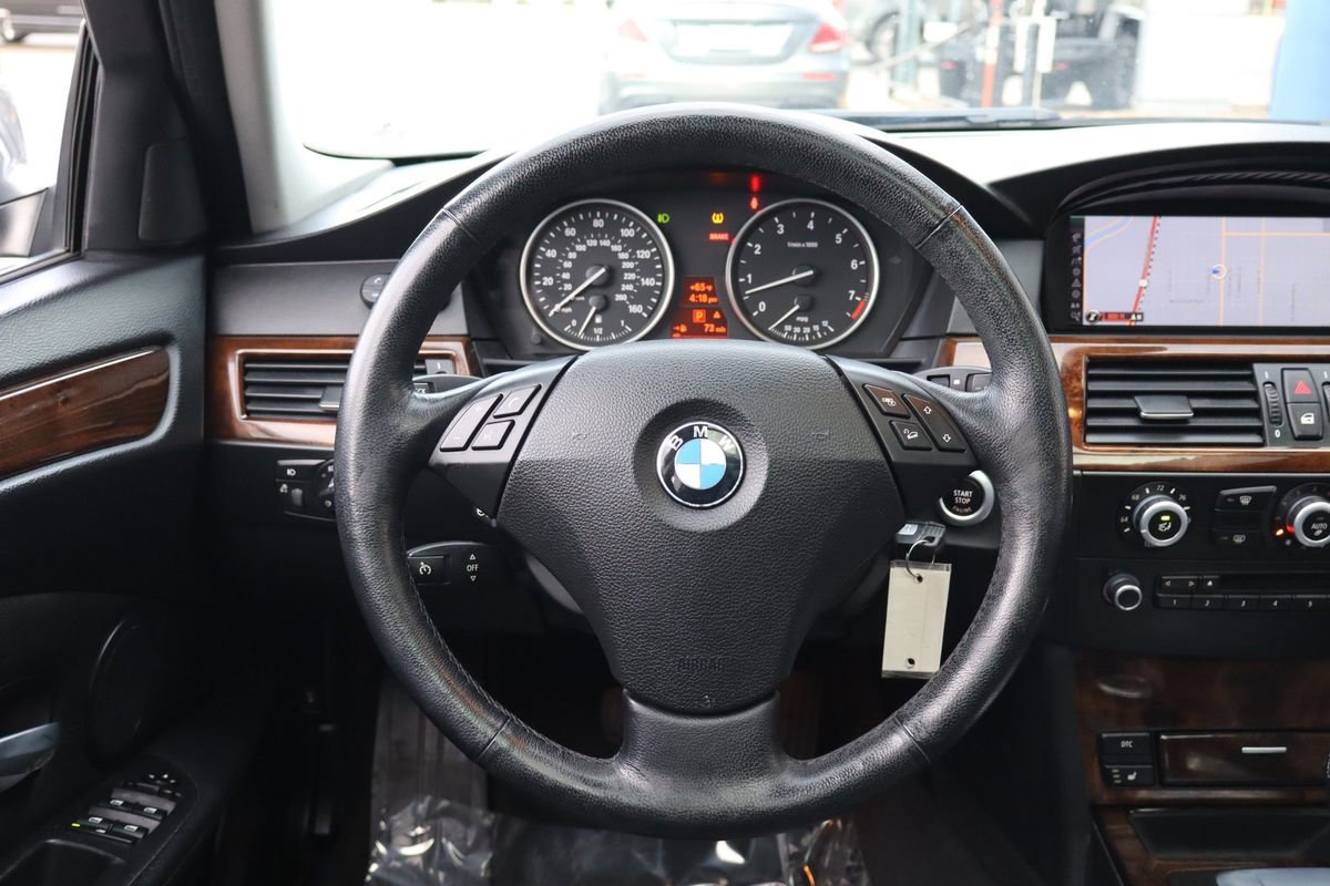 Used 2010 BMW 535i xDrive Wagon image 12