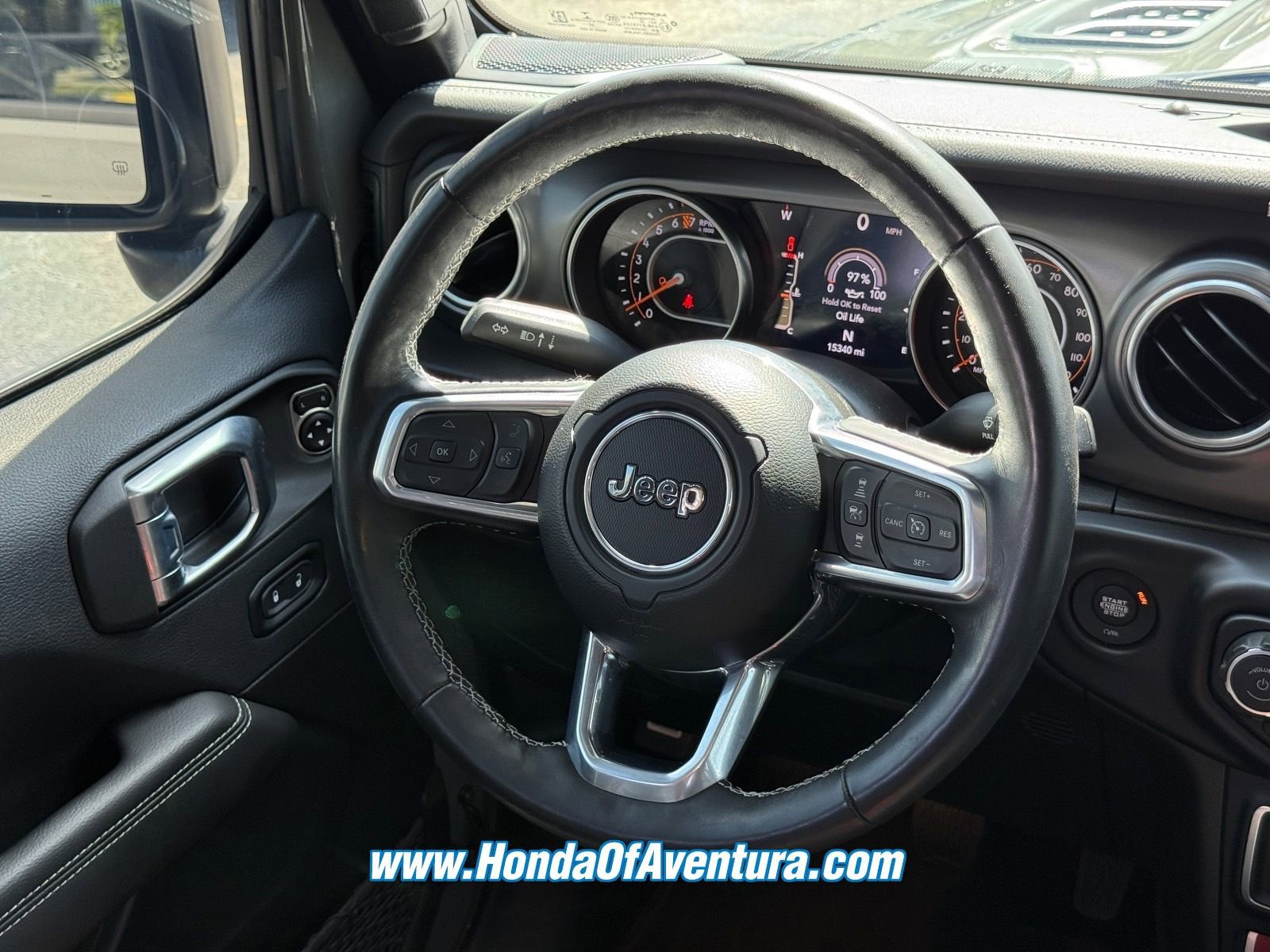 Used 2023 Jeep Gladiator Rubicon w/ LED Lighting Group AWD/4WD image 17