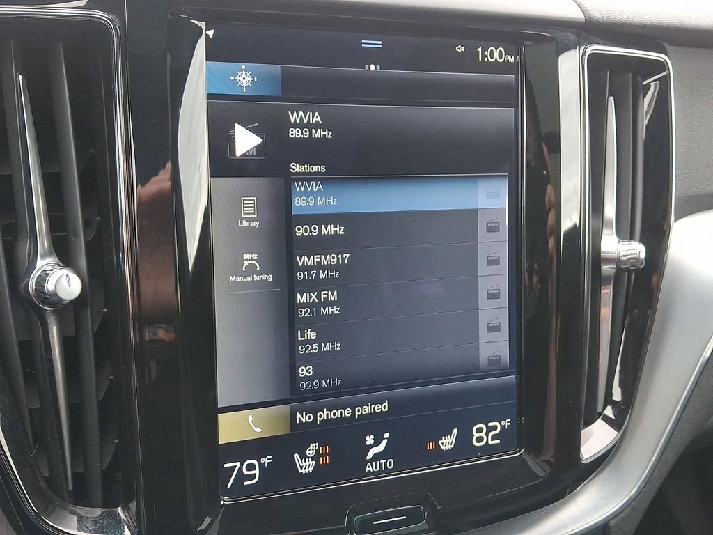 Used 2018 Volvo XC60 T5 Momentum w/ Vision Package AWD/4WD image 19