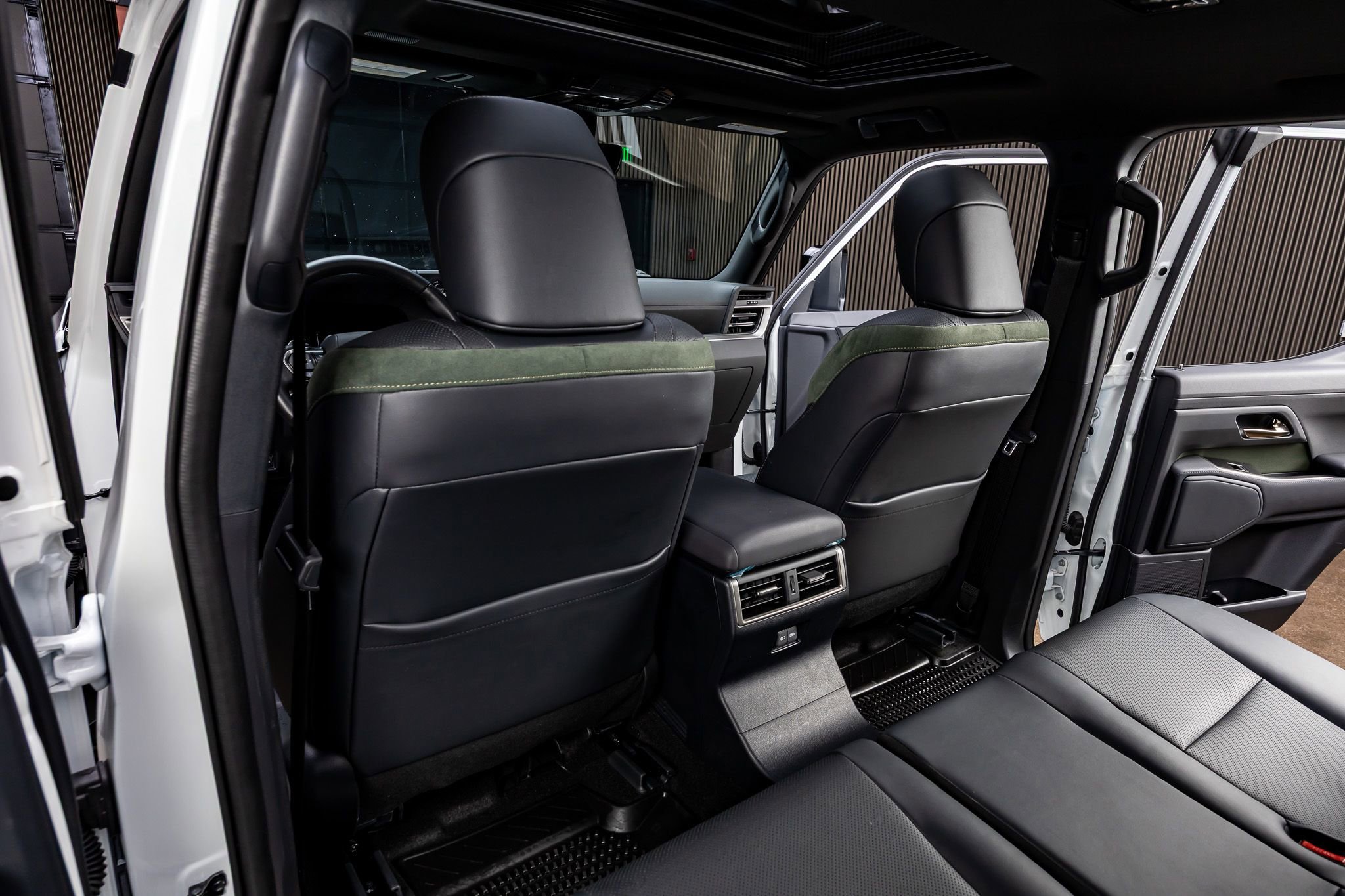Used 2025 Lexus GX 550 AWD/4WD image 34