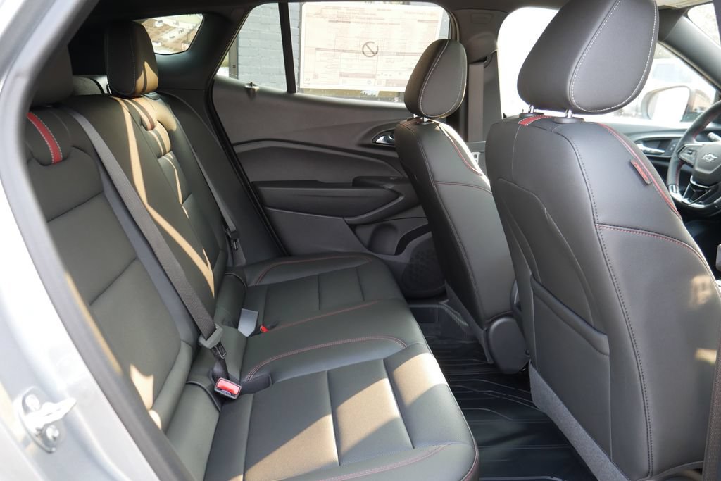 New 2026 Chevrolet Trax RS w/ Sunroof Package FWD image 13