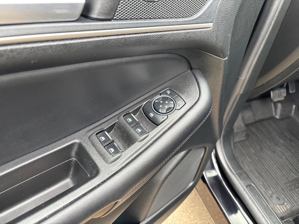 Used 2024 Ford Edge SEL w/ Convenience Package AWD/4WD image 11