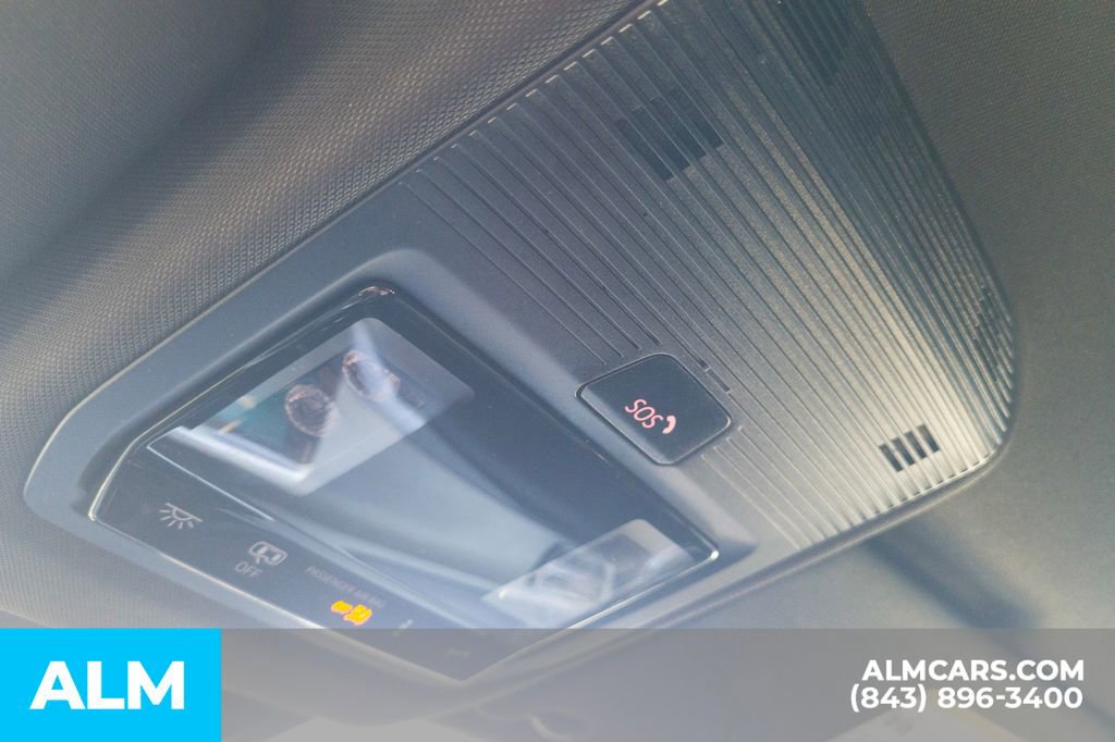 Used 2024 Volkswagen Atlas Cross Sport SE image 36