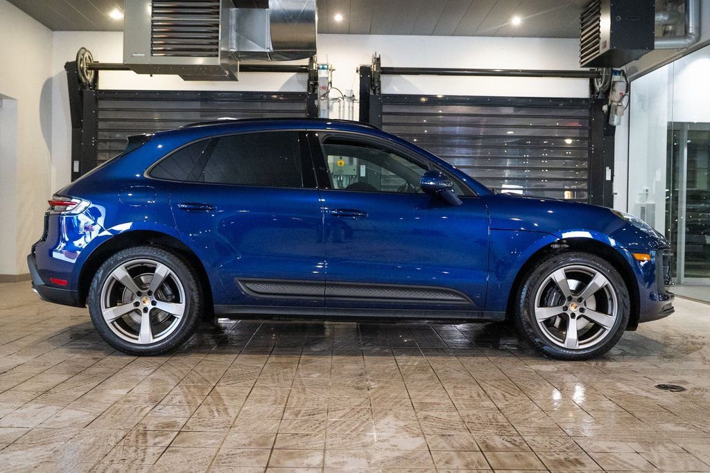 Certified 2025 Porsche Macan image 8