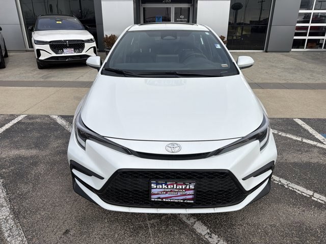 Used 2025 Toyota Corolla XSE image 2