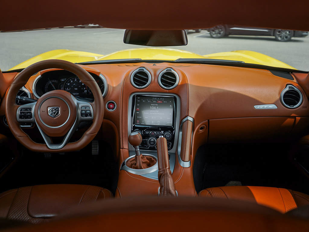 Used 2013 SRT Viper GTS w/ GTS Laguna Interior Pkg RWD image 26