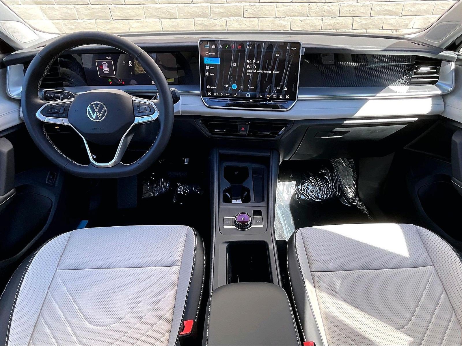New 2026 Volkswagen Tiguan SE FWD image 4