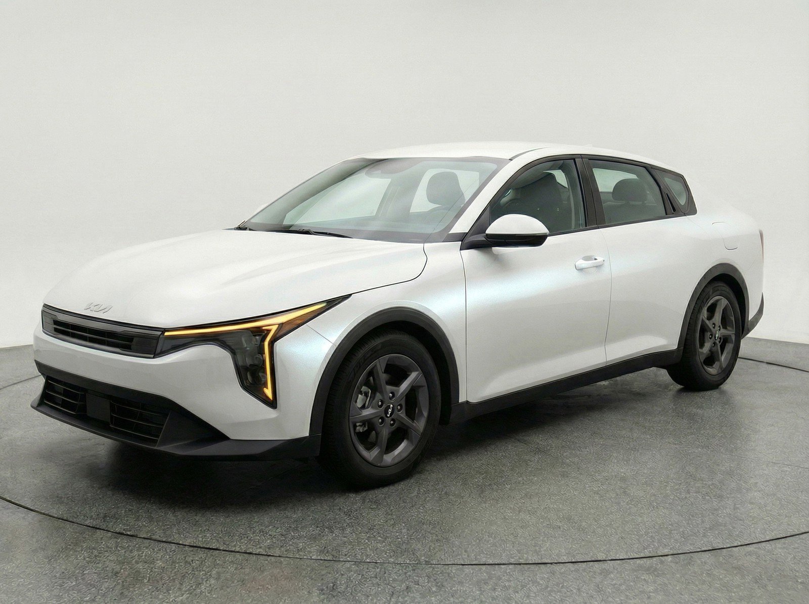 Used 2025 Kia K4 LXS image 3