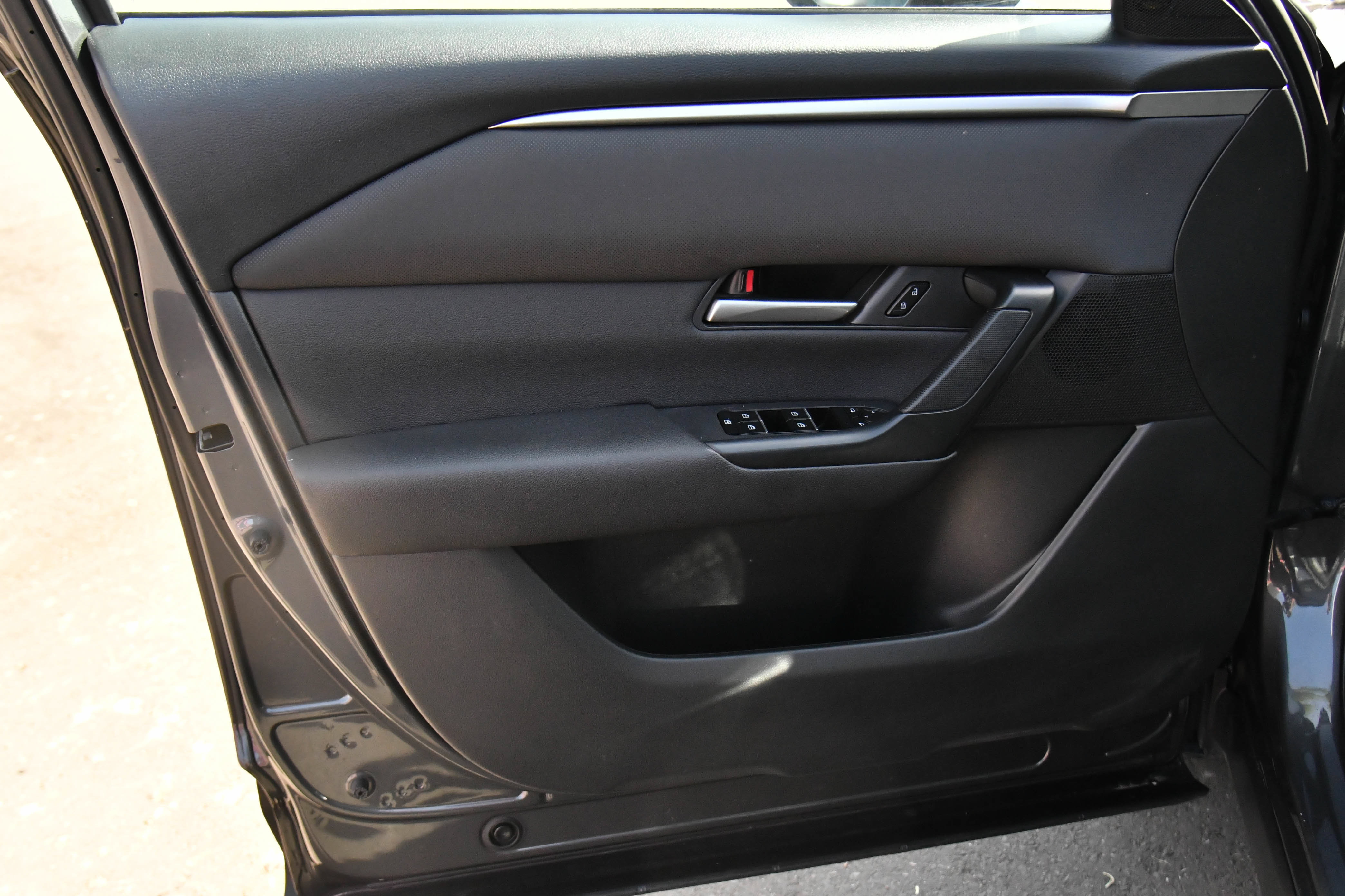 Used 2025 MAZDA CX-50 AWD 2.5 S w/ Preferred Package image 14