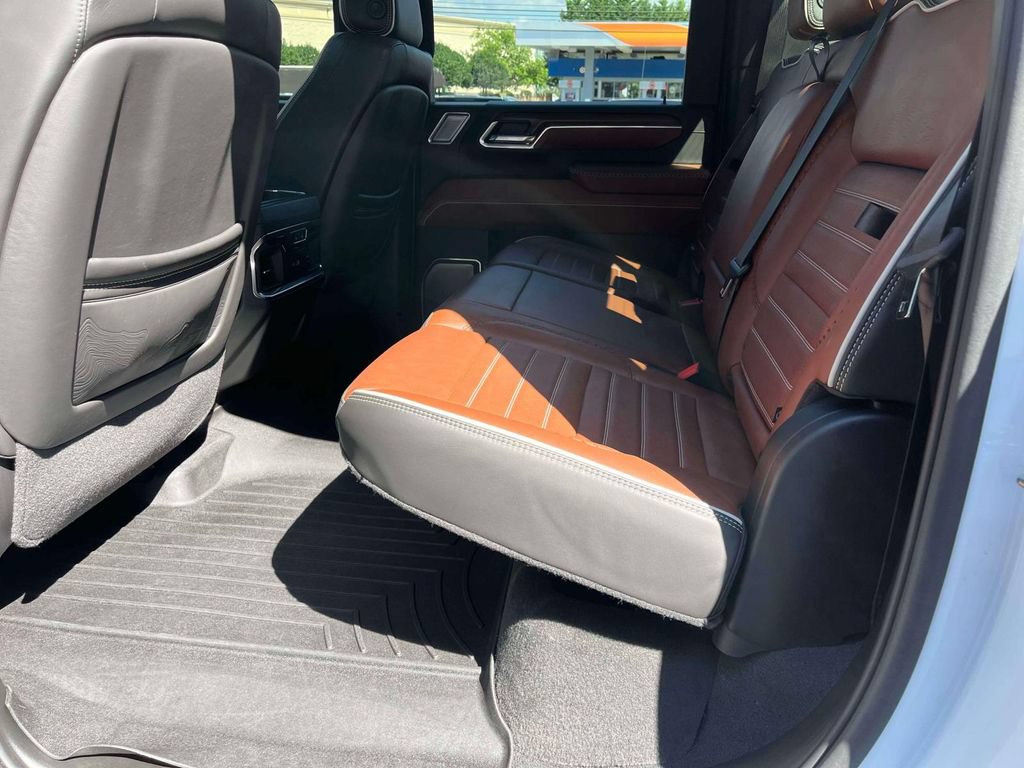 Used 2025 GMC Sierra 2500 Denali Ultimate AWD/4WD image 17