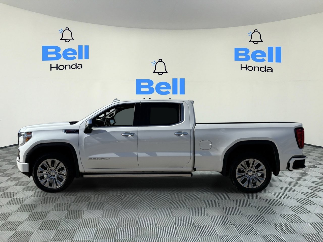 Used 2020 GMC Sierra 1500 Denali w/ Denali Ultimate Package AWD/4WD image 2