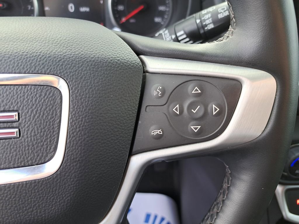 Used 2024 GMC Terrain SLT image 21
