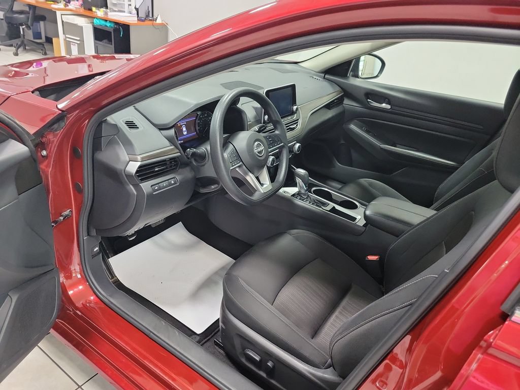 Used 2024 Nissan Altima 2.5 SV FWD image 27