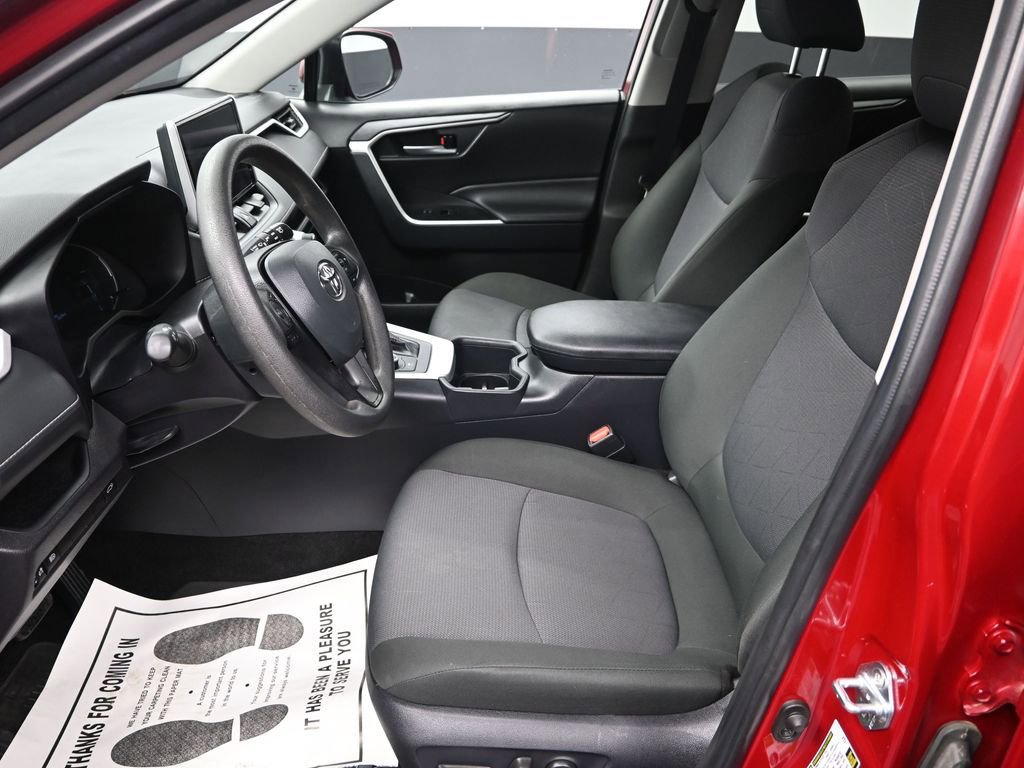 Used 2025 Toyota RAV4 XLE w/ Convenience Package image 14