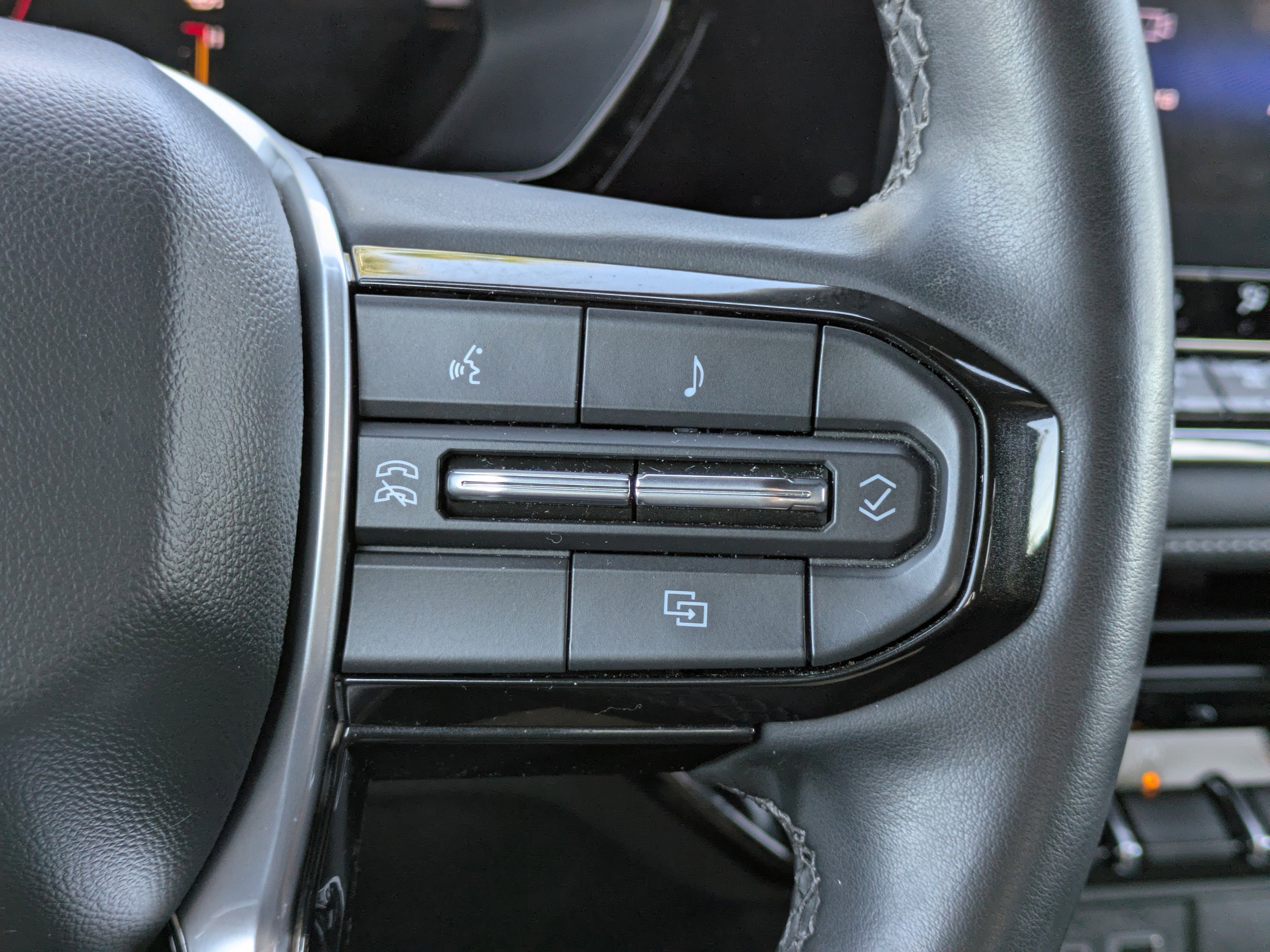 Used 2023 Chevrolet Colorado LT w/ LT Convenience Package II image 21